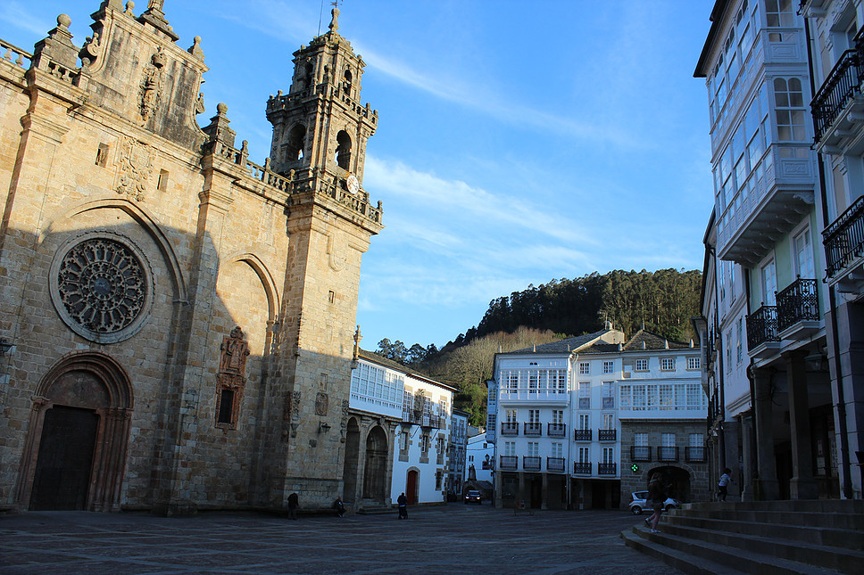 Ruta por Mondoñedo. Catedral y Plaza porticada.