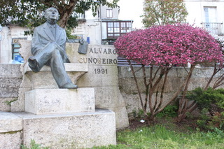 Estatua de Alvaro Cunqueiro en Mondoñedo